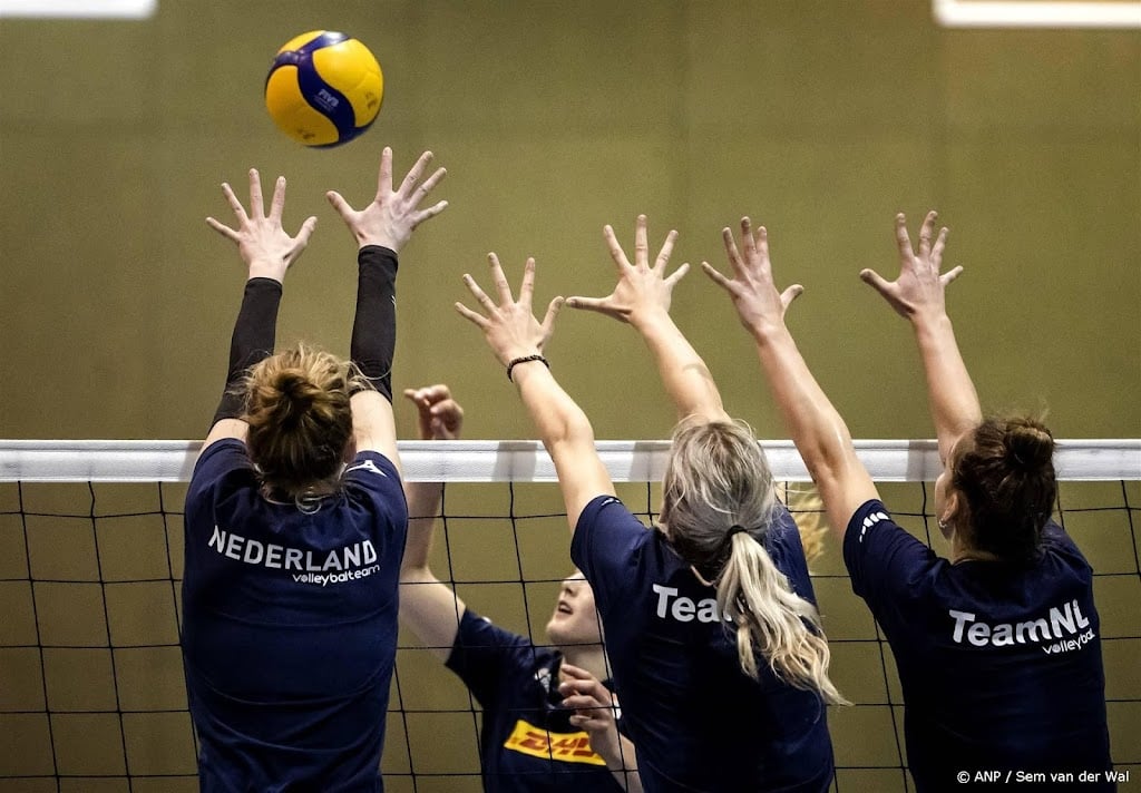 Volleybalsters verslaan Roemenië in eerste oefenduel