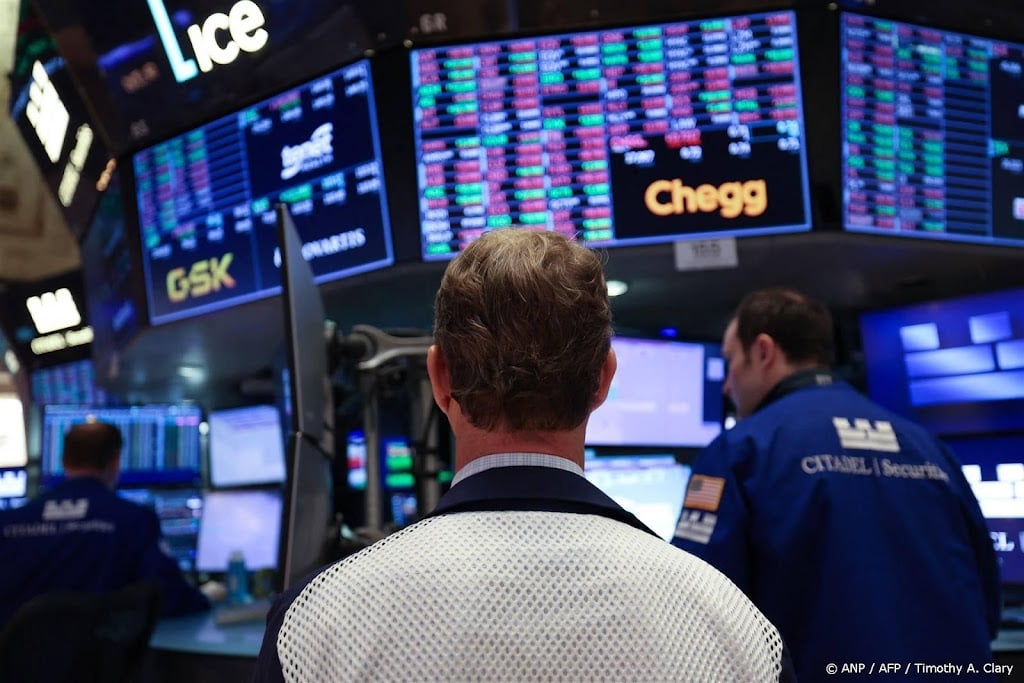 Trump zaait verwarring op Wall Street, beursgraadmeters omlaag