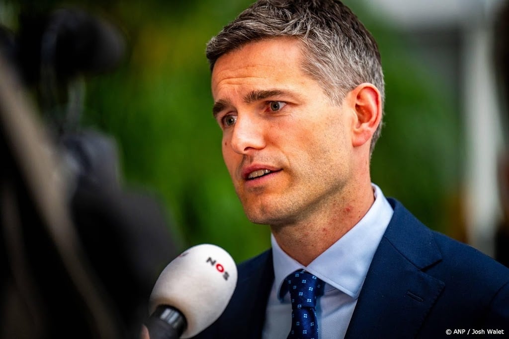Berendsen overlegt met WHO en Spanje over verdere stappen Hondius