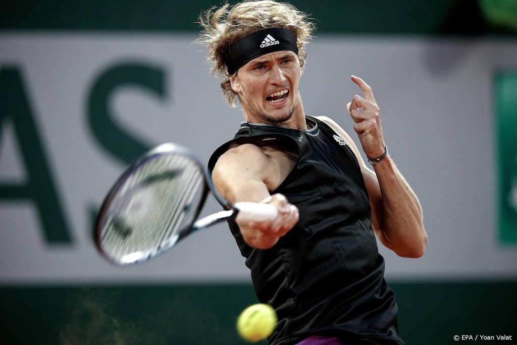 Zverev ten koste van Nishikori naar laatste acht in Parijs 
