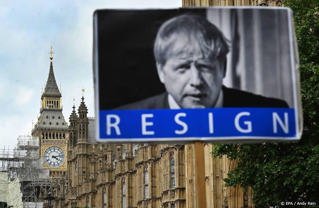 Britse oppositieleiders zien positie Johnson wankelen