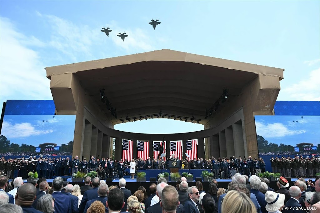 Veteranen, leiders en militairen herdenken D-day op Omaha Beach