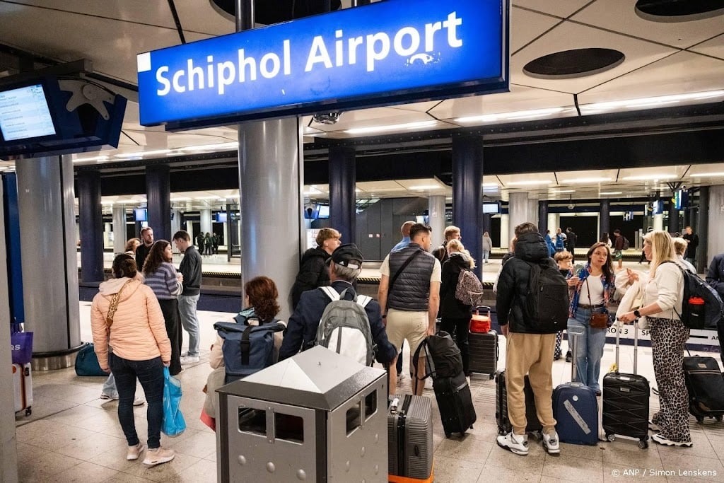 Geen grote problemen op Schiphol door treinstaking