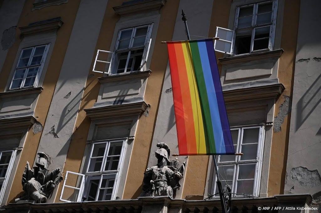 Hongarije verbiedt voor Pride lhbti-symbolen op overheidsgebouwen