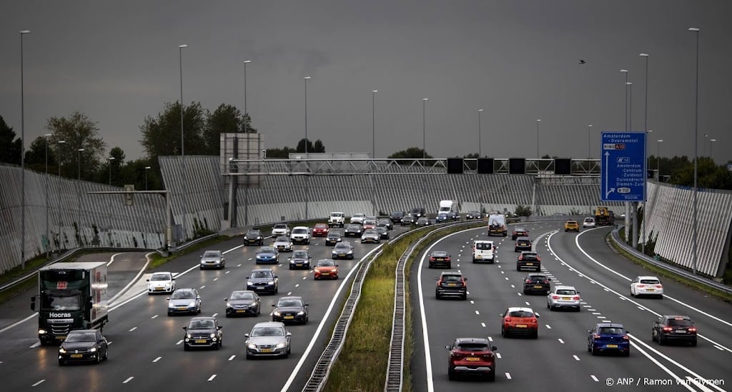 Spits verloopt vrijdagmiddag druk, meer dan 1000 kilometer file