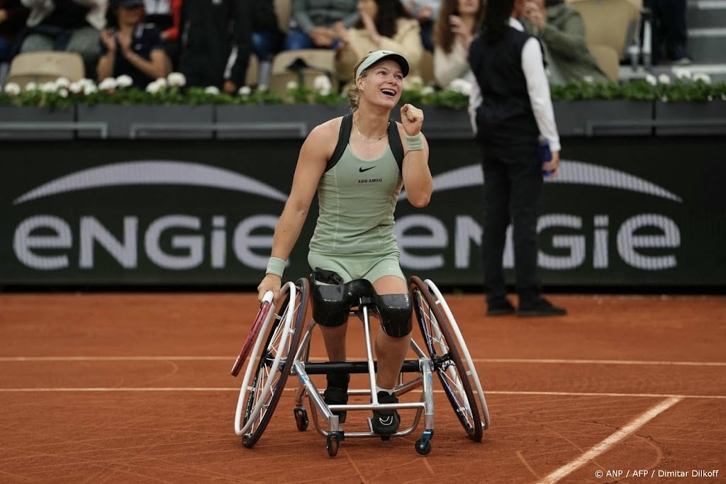 Rolstoeltennisster De Groot wint voor zesde keer Roland Garros