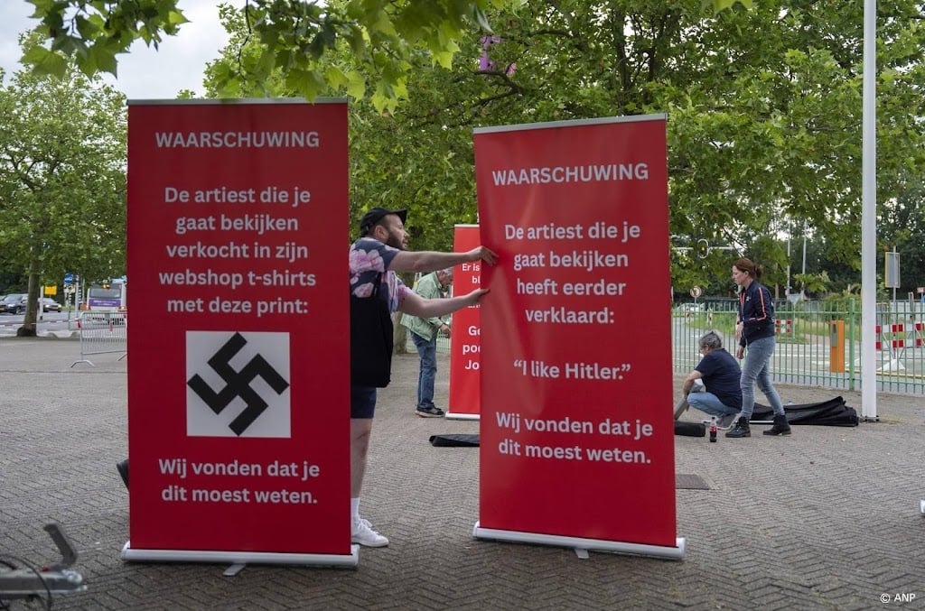 Maandag opnieuw protest bij GelreDome tegen concert van Ye
