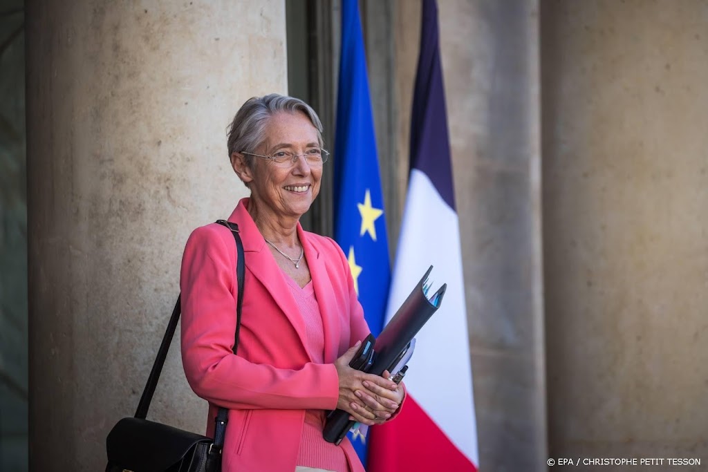 Franse premier presenteert plannen van haar minderheidsregering