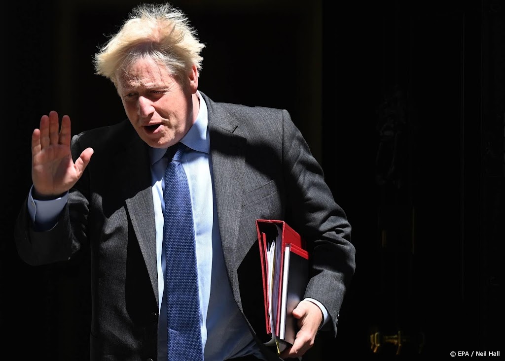 Johnson weigert vertrek ondanks toenemende kritiek partijgenoten