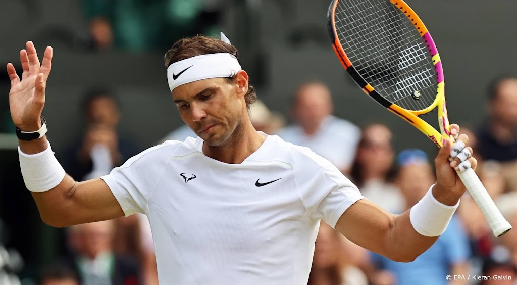Nadal voorkomt ondanks fysiek ongemak uitschakeling op Wimbledon