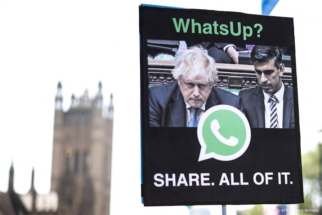 Britse regering moet WhatsApp-berichten van Boris Johnson afstaan