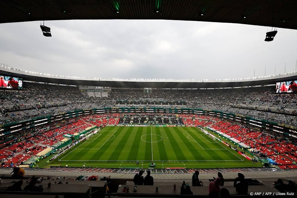 Mexico - Engeland uur verlaat wegens weersomstandigheden 