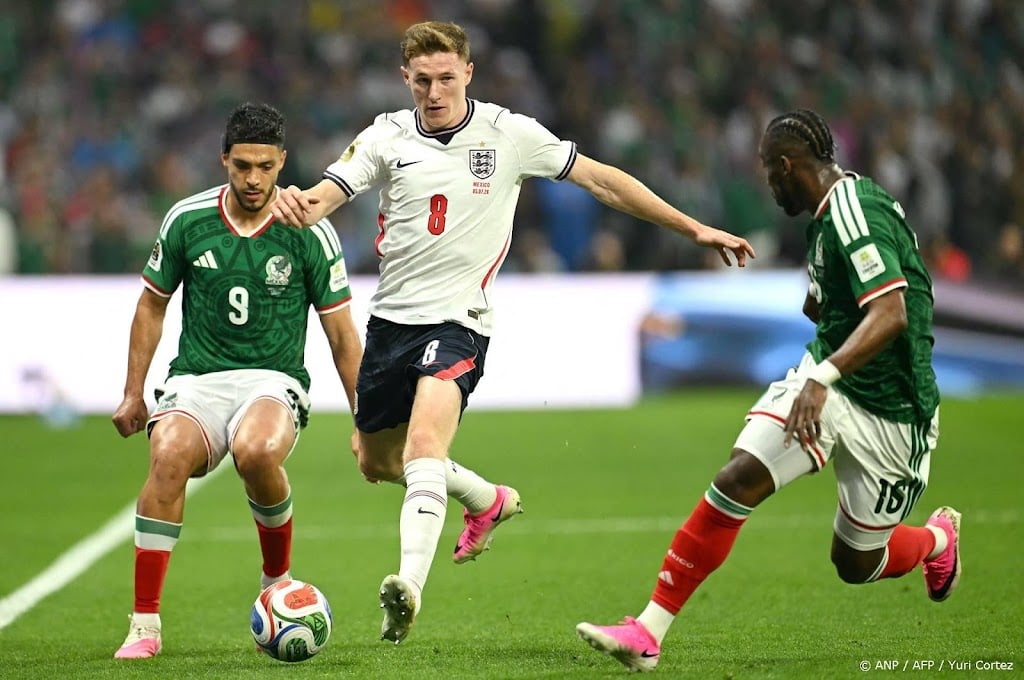 Engeland schakelt gastland Mexico uit en staat in kwartfinales WK