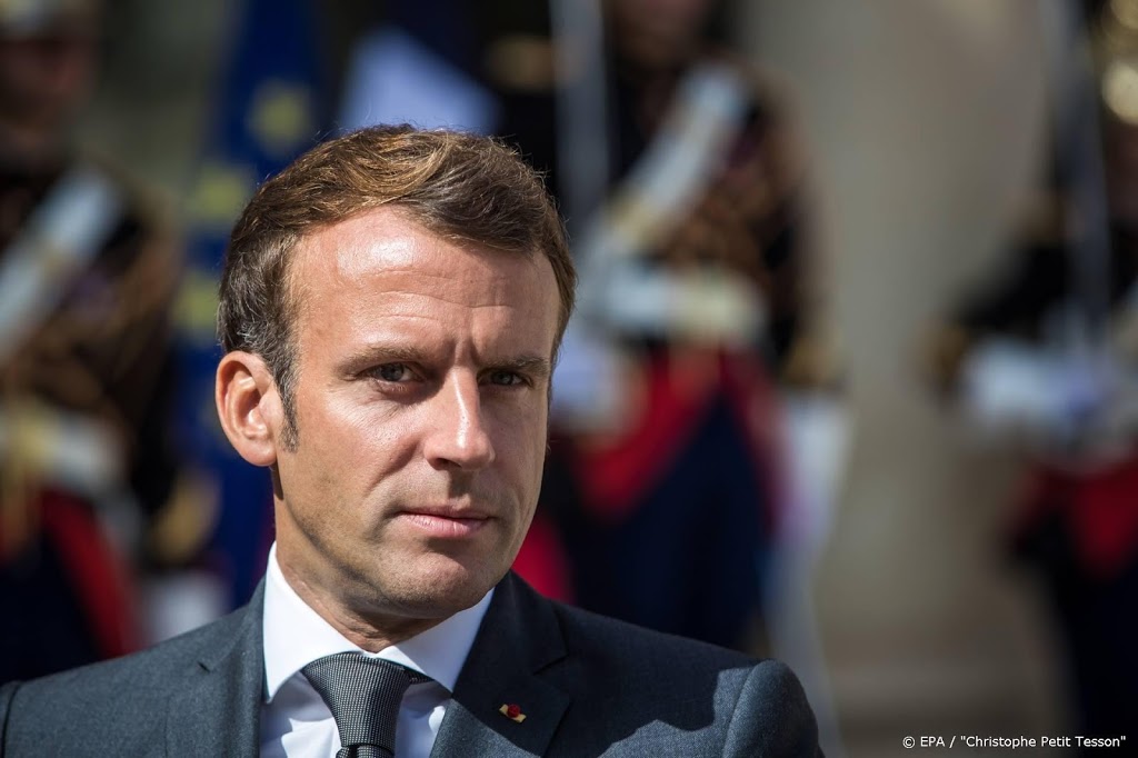 Macron wil hulp voor en hervormingen in Libanon