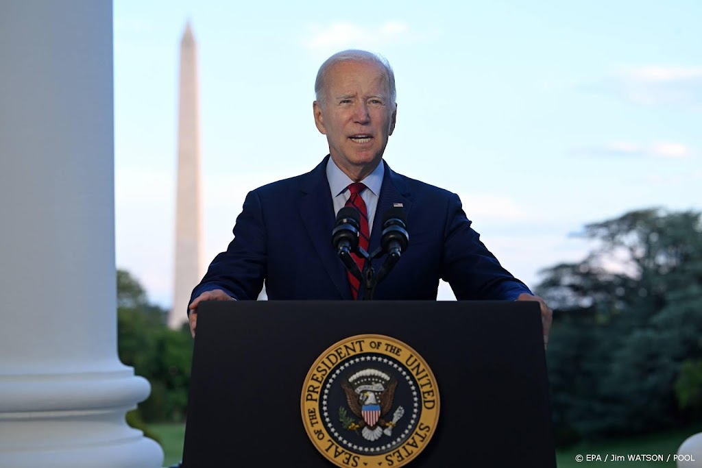Biden test weer negatief op corona, blijft in isolatie