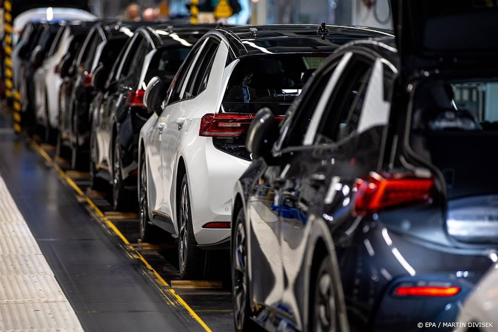 Auto-industrie roept Duitsland op meer laadpunten bij te bouwen