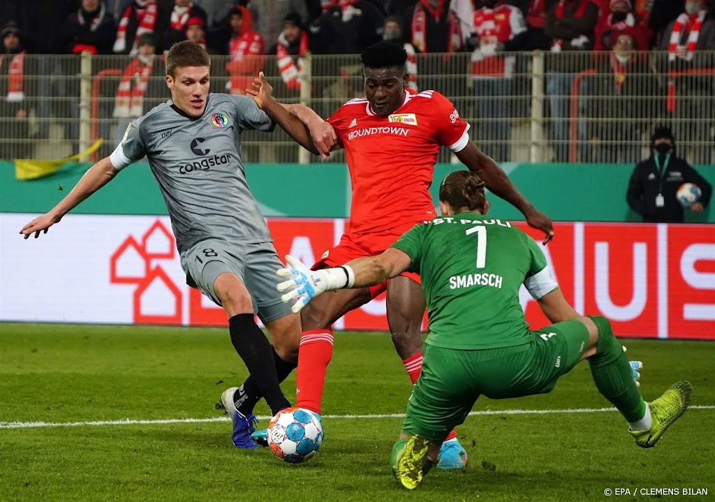 Ajax haalt Kroatische verdediger Medic uit tweede Bundesliga