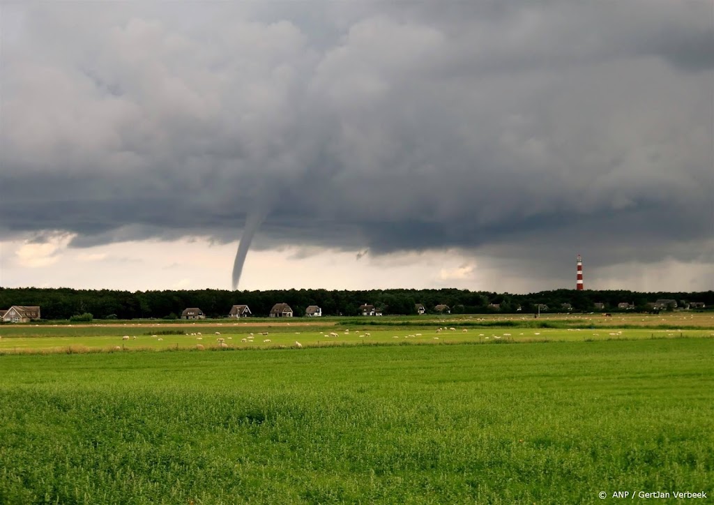 KNMI waarschuwt voor waterhozen op waddeneilanden