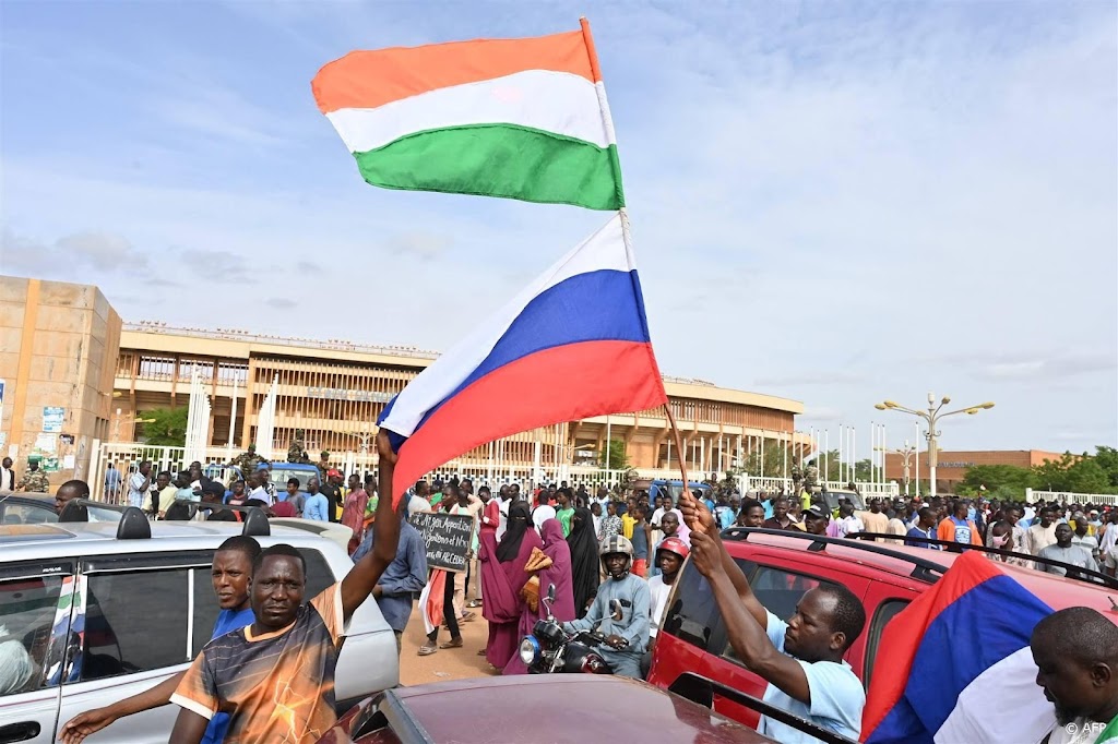 Bijna 30.000 sympathisanten van coup Niger bijeen in stadion