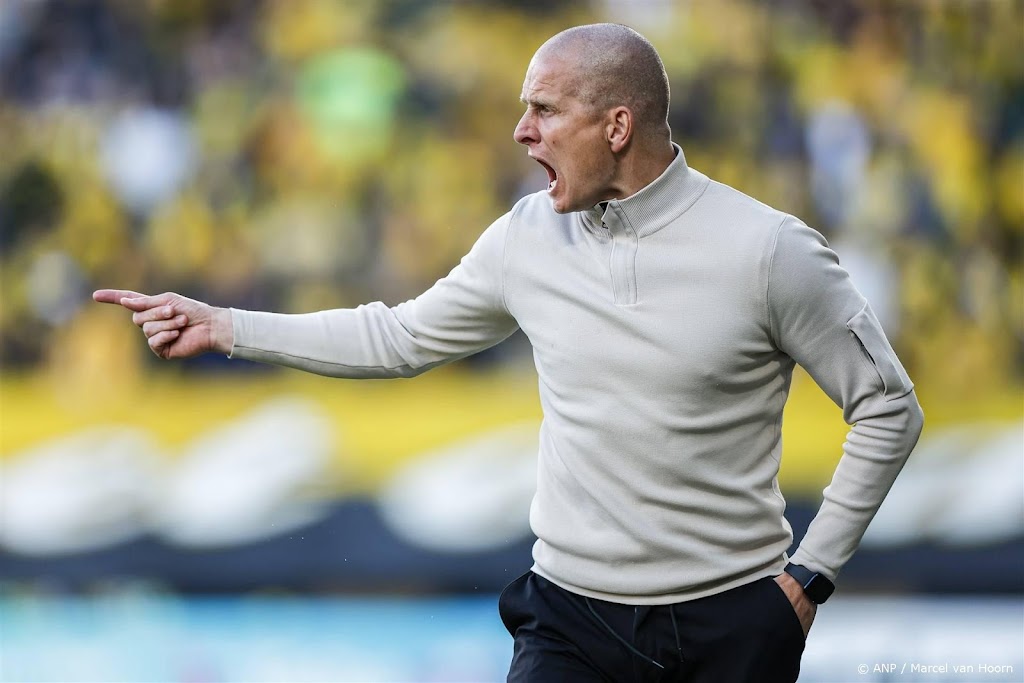 Trainer Sibum verlengt contract bij Roda JC