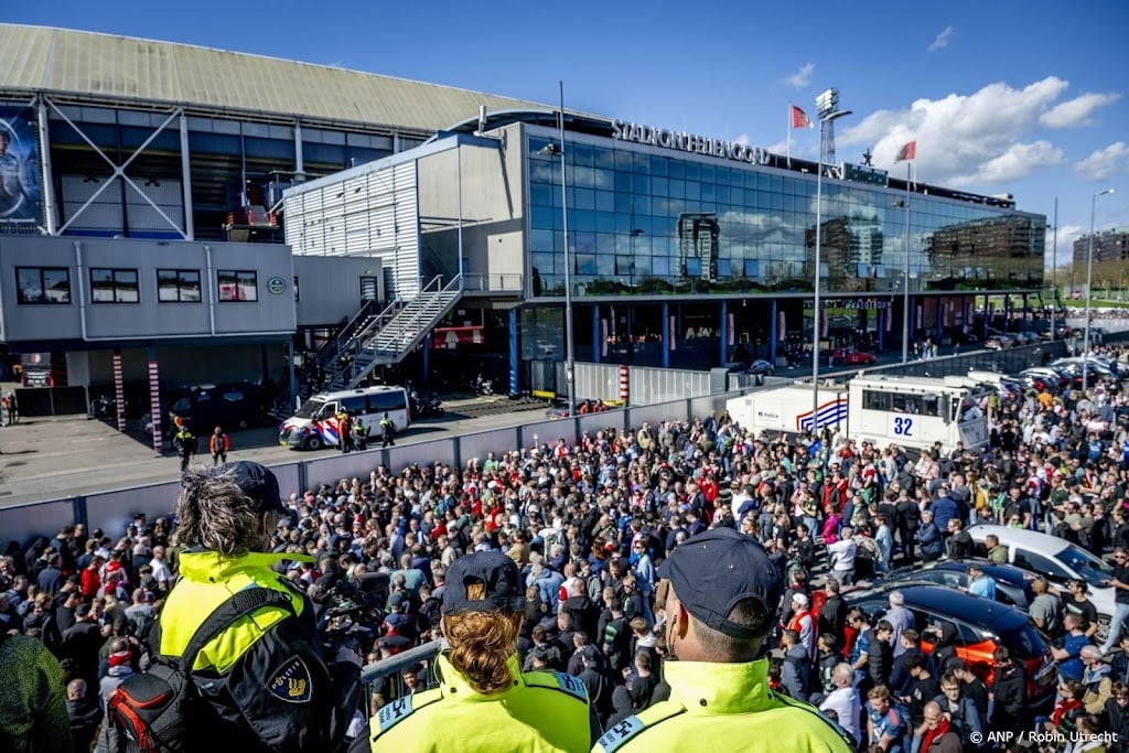 Supporterscollectief wil dat voetbalfans mengen rond stadions