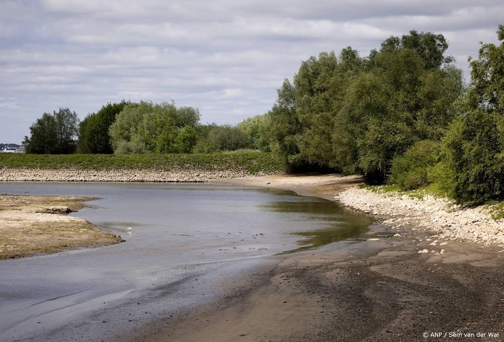 Lage waterstanden dreigen chemische productie deels te beperken
