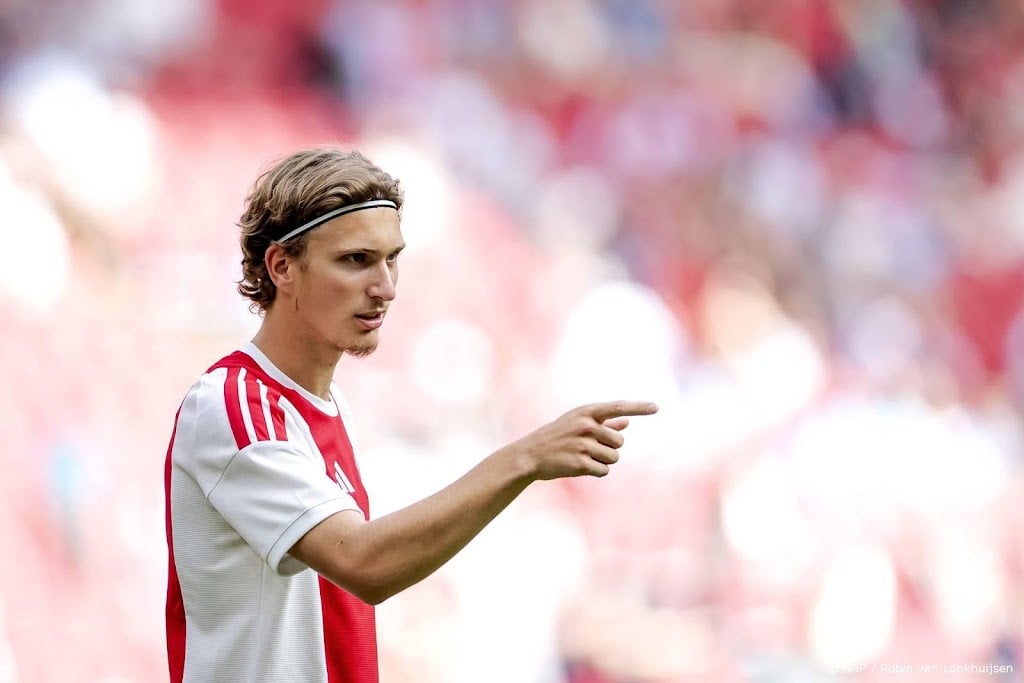 Ajax begint met begeerde Godts tegen Shelbourne