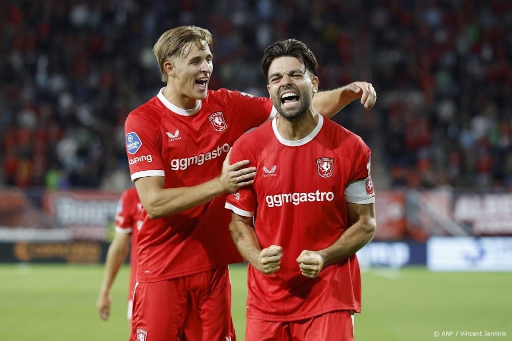 FC Twente zet grote stap naar play-offs Conference League