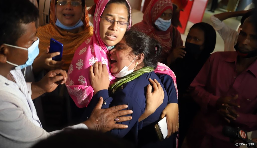 Dodental explosie bij moskee Bangladesh naar 24