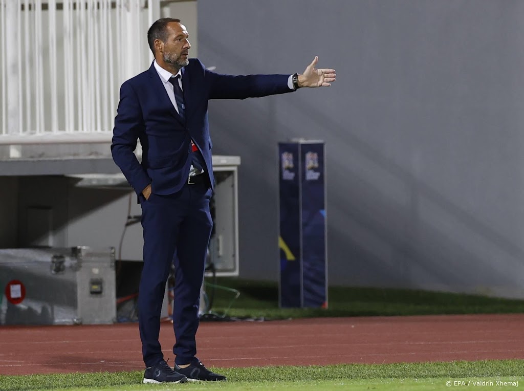 Bondscoach Van 't Schip wint met Griekenland van Kosovo 