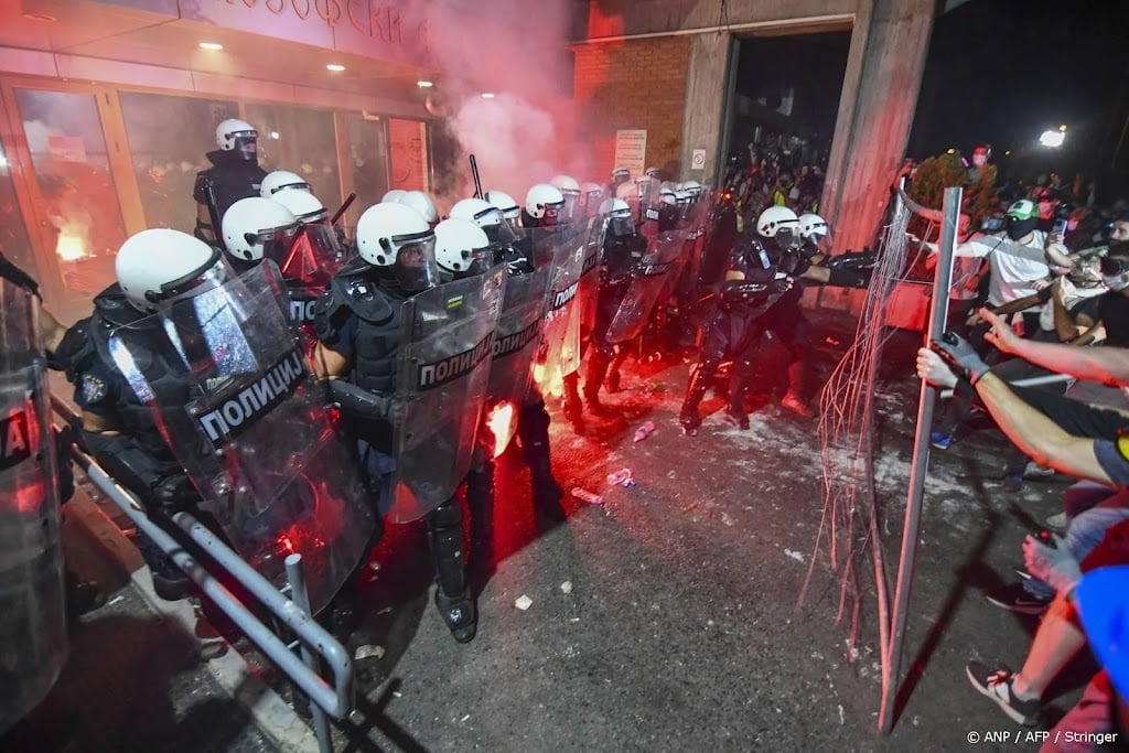 Anti-regeringsdemonstranten botsen met politie in Servië