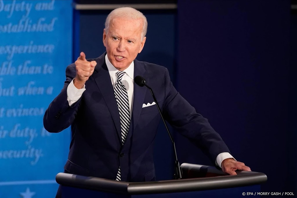 Biden hekelt relativerende opmerkingen van Trump over coronavirus