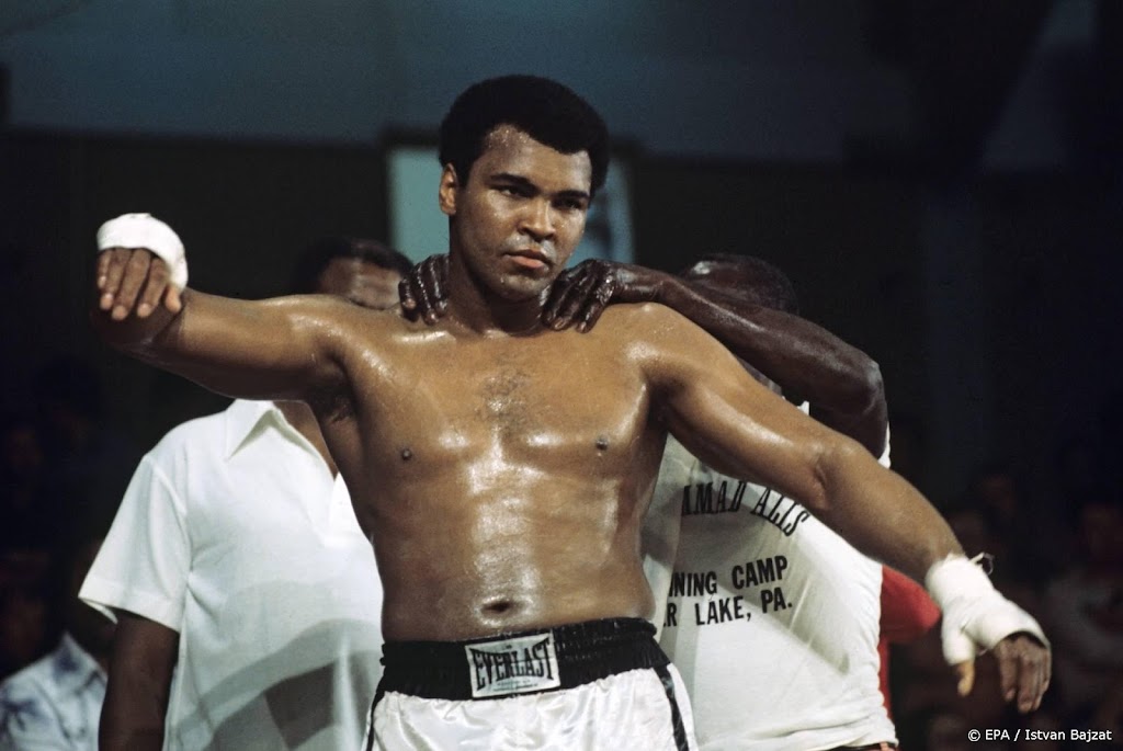 Tekeningen Muhammad Ali geveild voor hoger dan verwachte bedragen