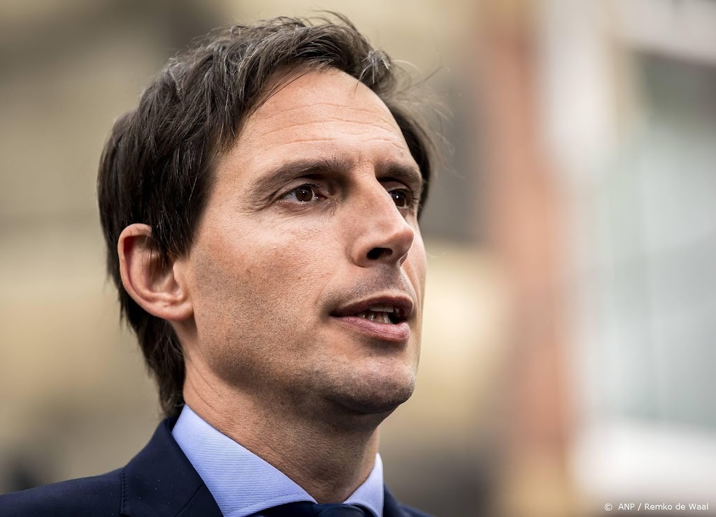 Hoekstra als eerste bij de informateurs