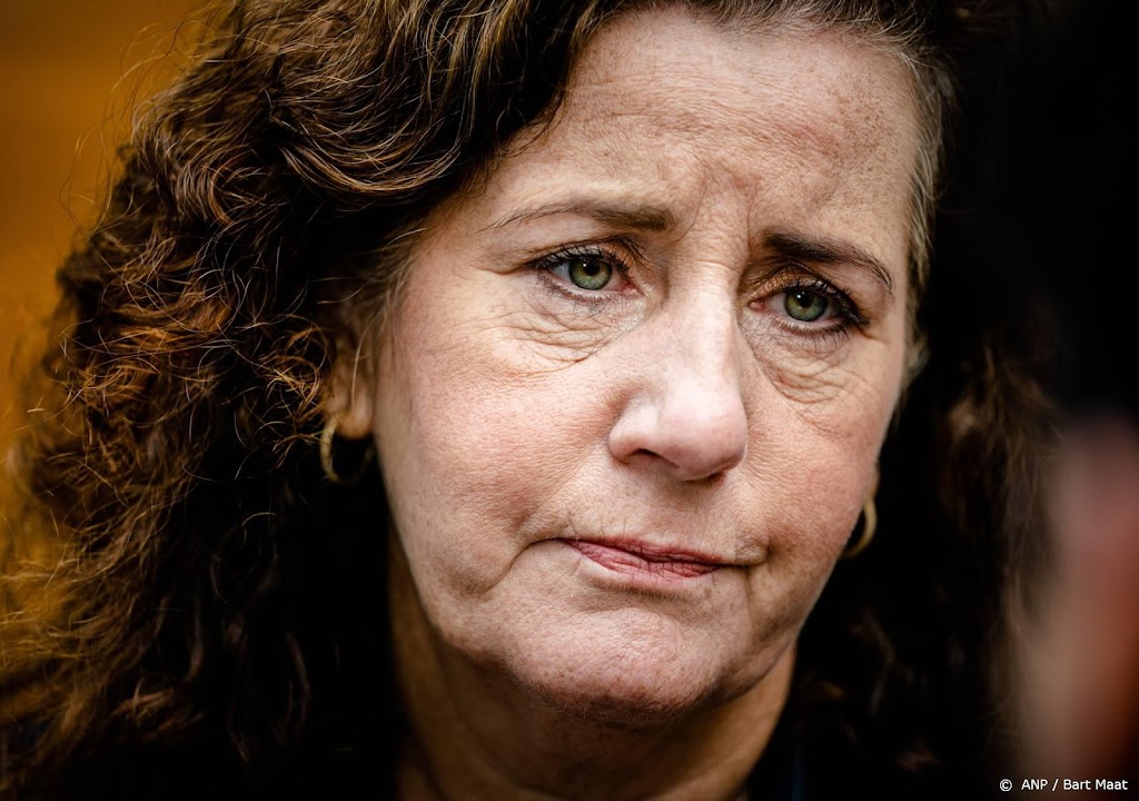 Van Engelshoven: zorgwekkend weinig aanmeldingen voor pabo