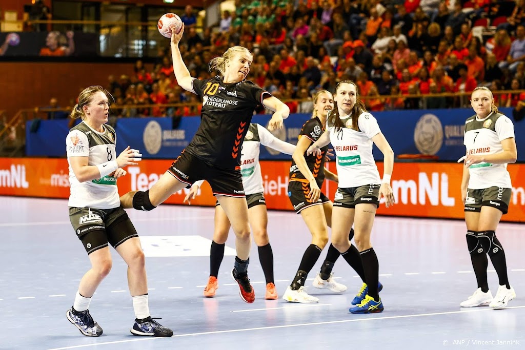 Handbalsters ruim langs Belarus in eerste wedstrijd na Tokio