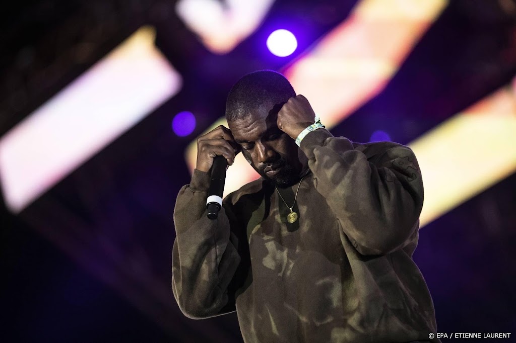 Adidas kijkt kritisch naar samenwerking met Kanye West