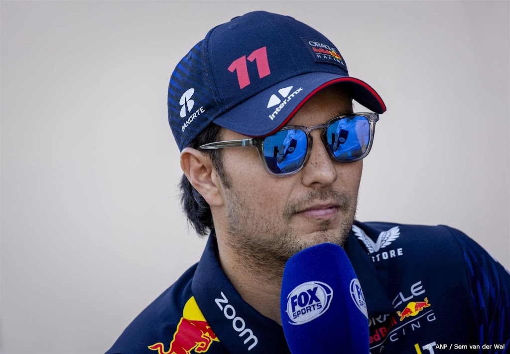 Teamgenoot Pérez geeft toe: Verstappen is van een ander niveau