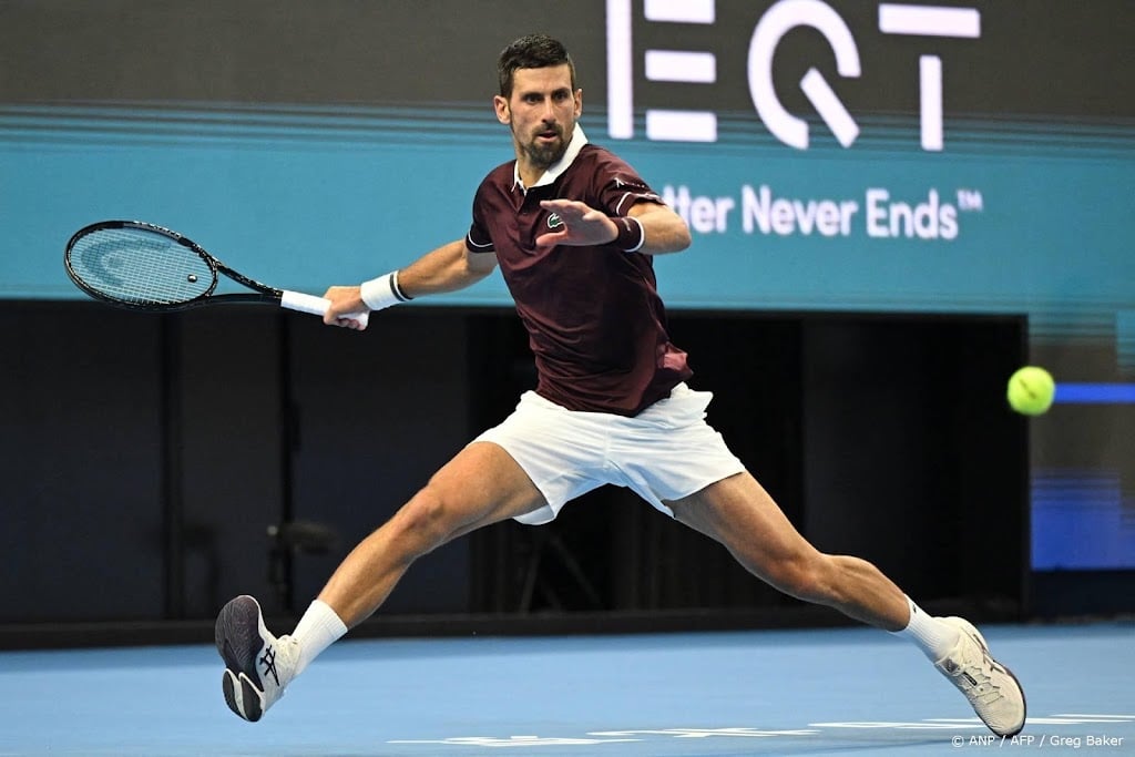 Djokovic wint voor de zevende keer China Open na opgave De Minaur