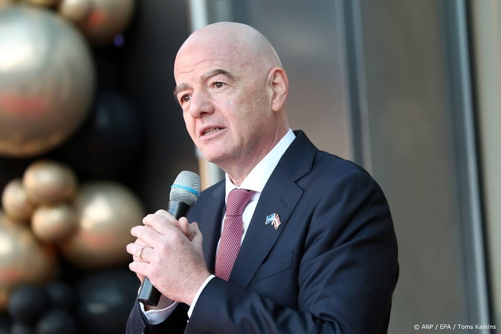 Infantino steunt Surinaamse voetballers na racisme in Guatemala