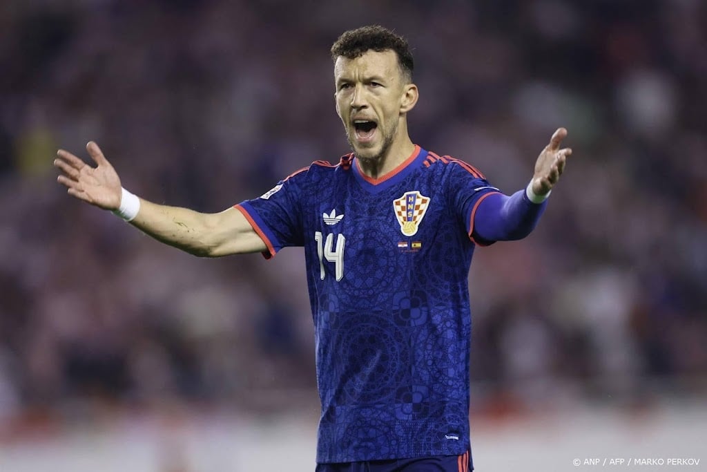 Goal en rood voor Perišić bij nederlaag Kroatië tegen Spanje