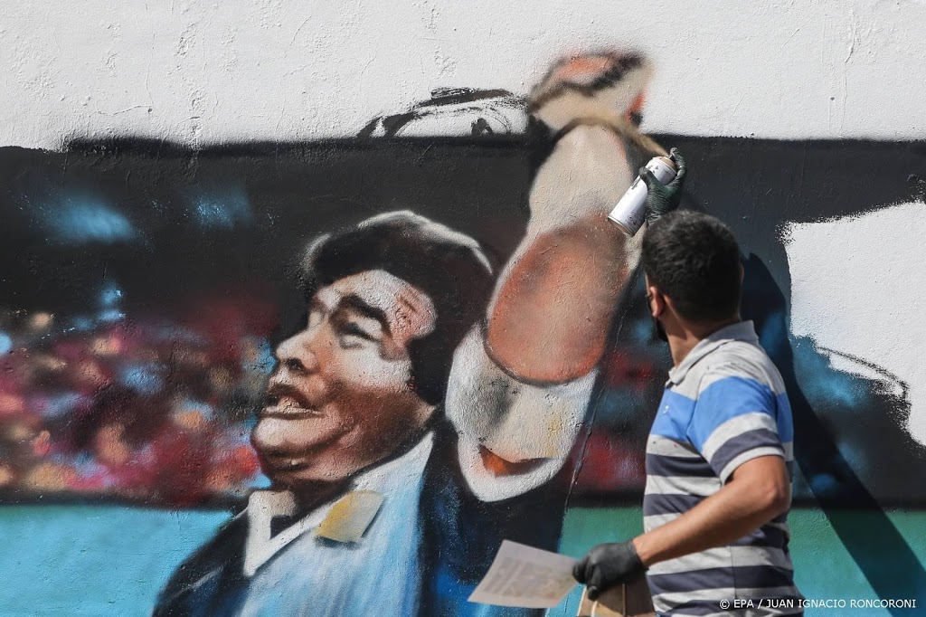 Arts: Maradona blijft in ziekenhuis, is na operatie soms verward
