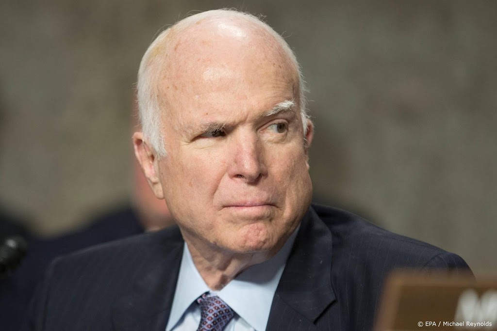 Filmpje waarin McCain nederlaag toegeeft massaal gedeeld