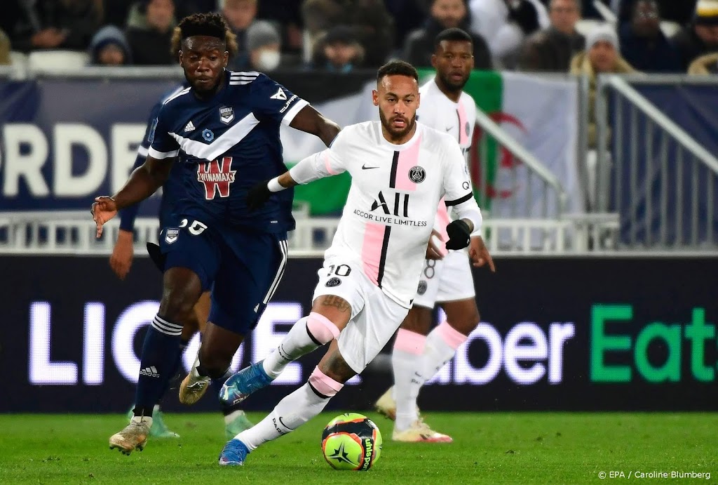 Paris Saint-Germain wint mede door treffers Neymar bij Bordeaux