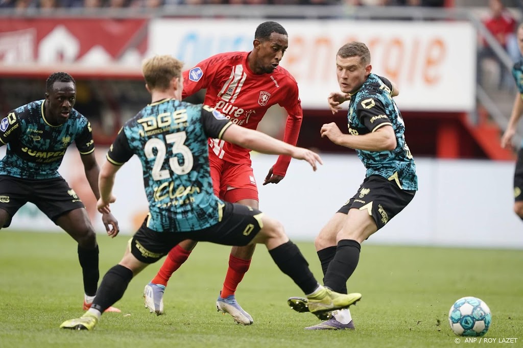 IJslander Willumsson schiet Go Ahead in blessuretijd naast Twente