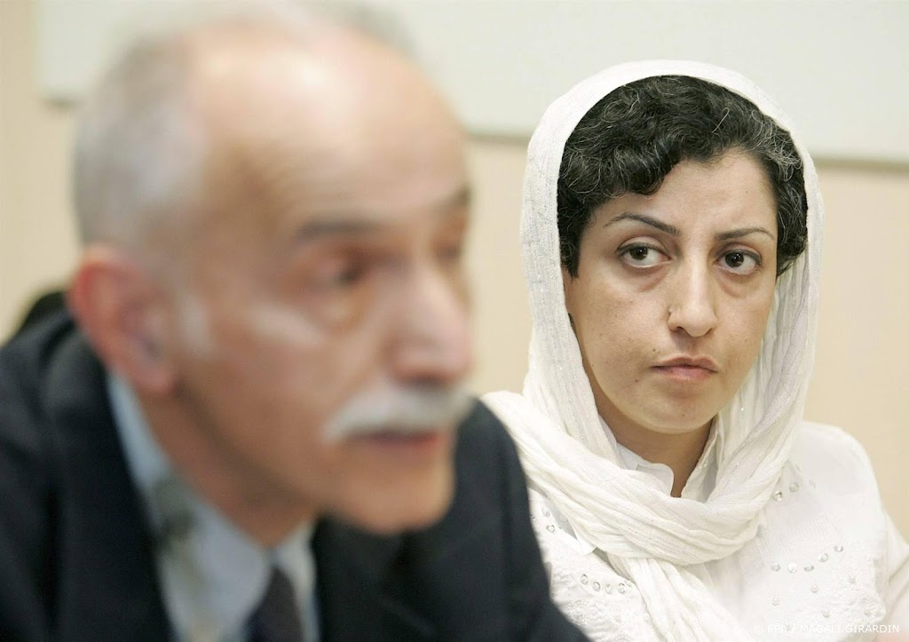 Iraanse Nobelprijswinnares gaat in gevangenis in hongerstaking