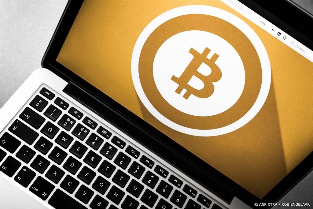 Bitcoin tikt voor het eerst 75.000 dollar aan