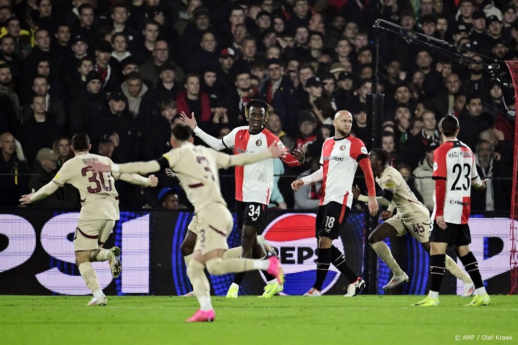 Feyenoord stelt teleur met nederlaag tegen RB Salzburg   