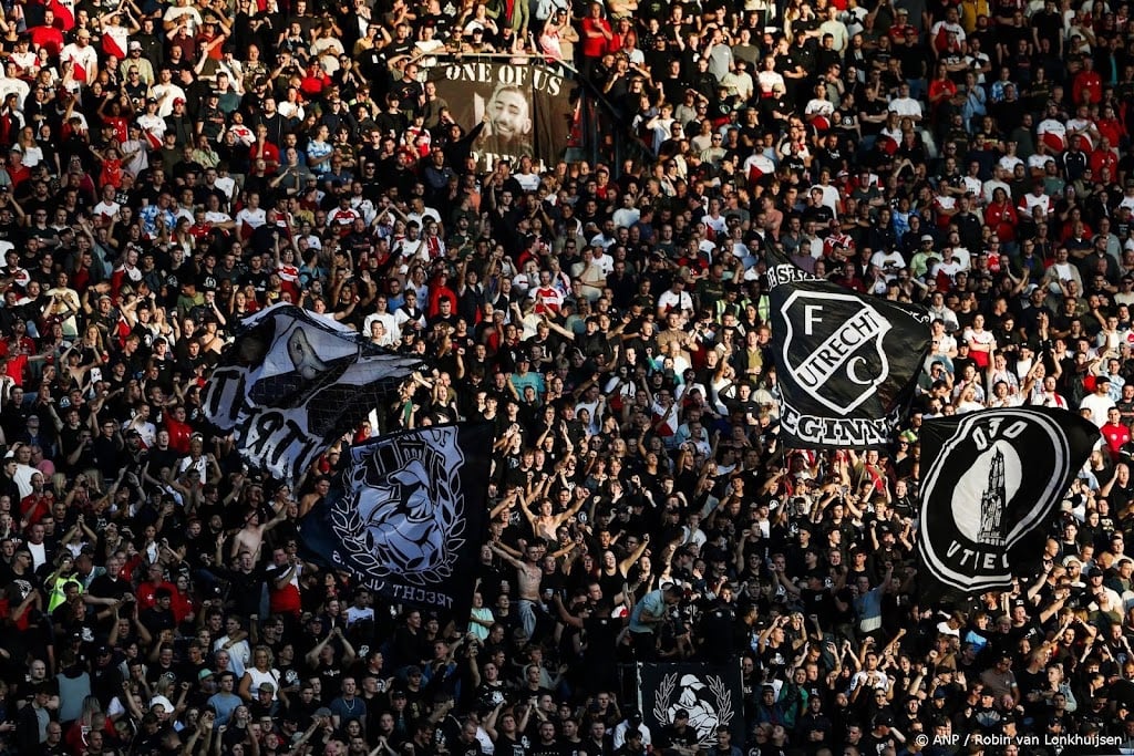 Vier supporters FC Utrecht aangehouden voor geweld rond wedstrijd