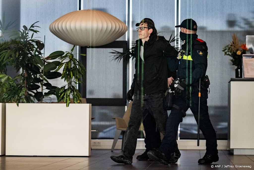 29 mensen aangehouden bij bezetting Fokkergebouw